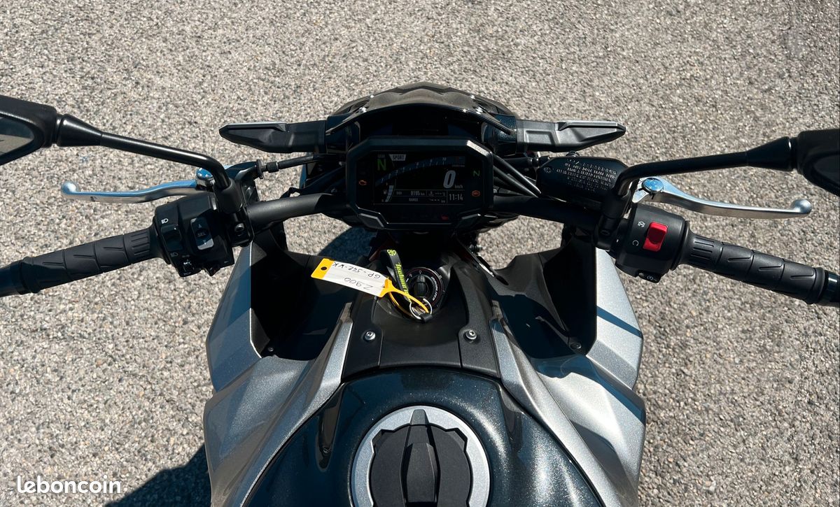 Kawasaki Z900 (image 5)