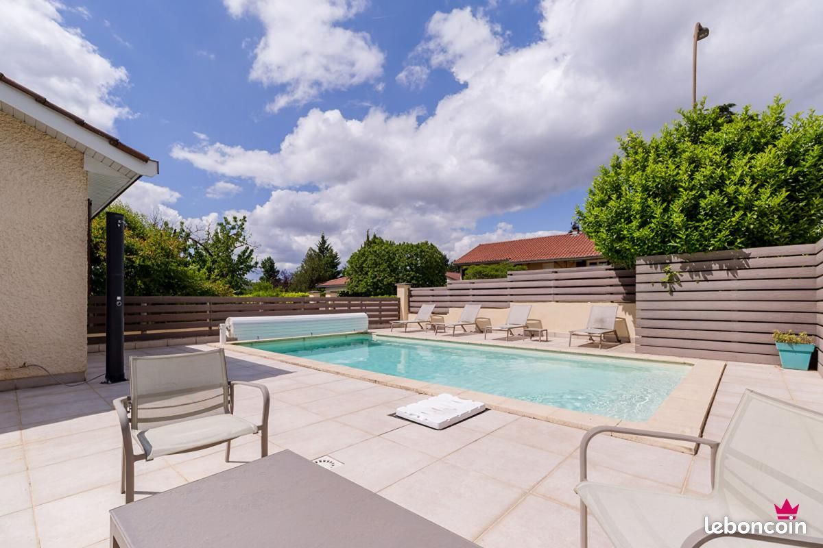 Maison 6 pièces 130 m² · à Saint-Priest · 130 m² · 629 000 €