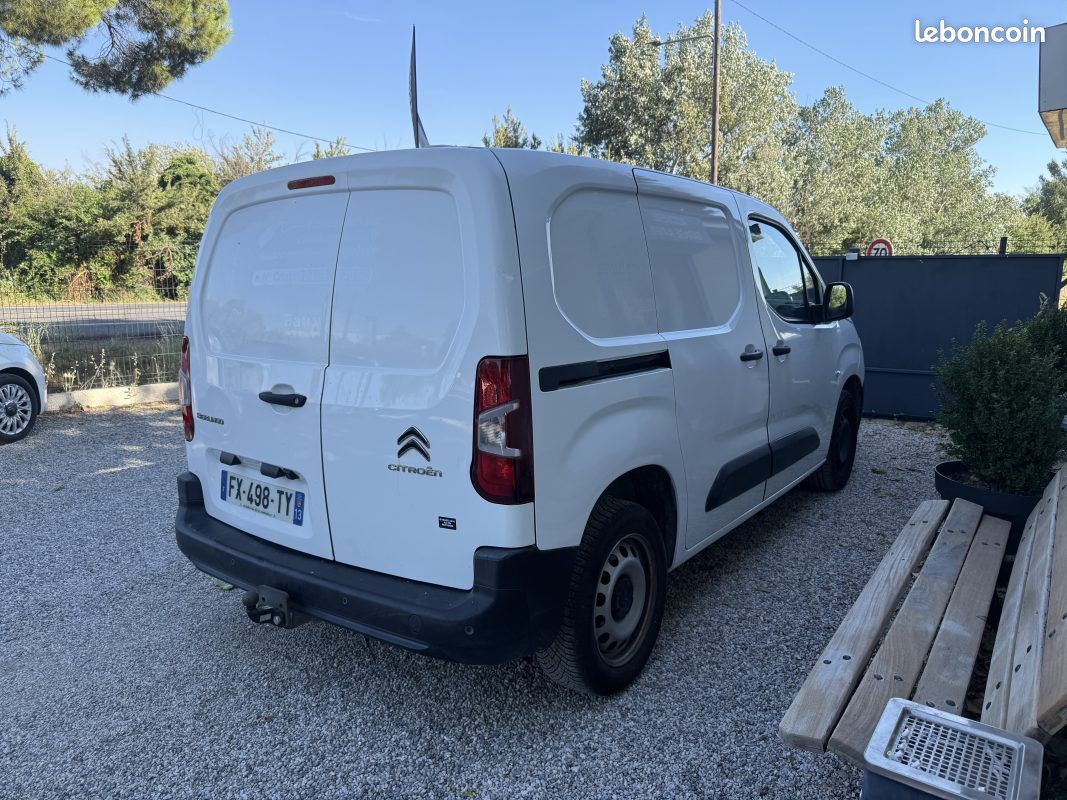 Citroen berlingo 1.5 blue hdi 100 car play 3 places 2021 (image 5)