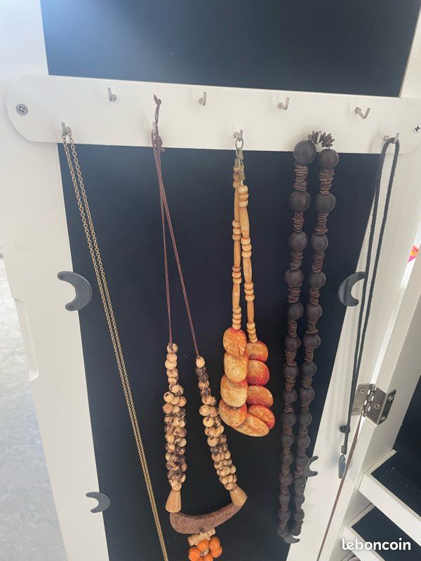 Miroir porte-bijoux (image 4)