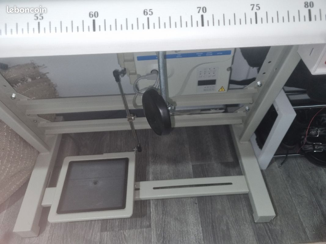 Machine à coudre (image 1)