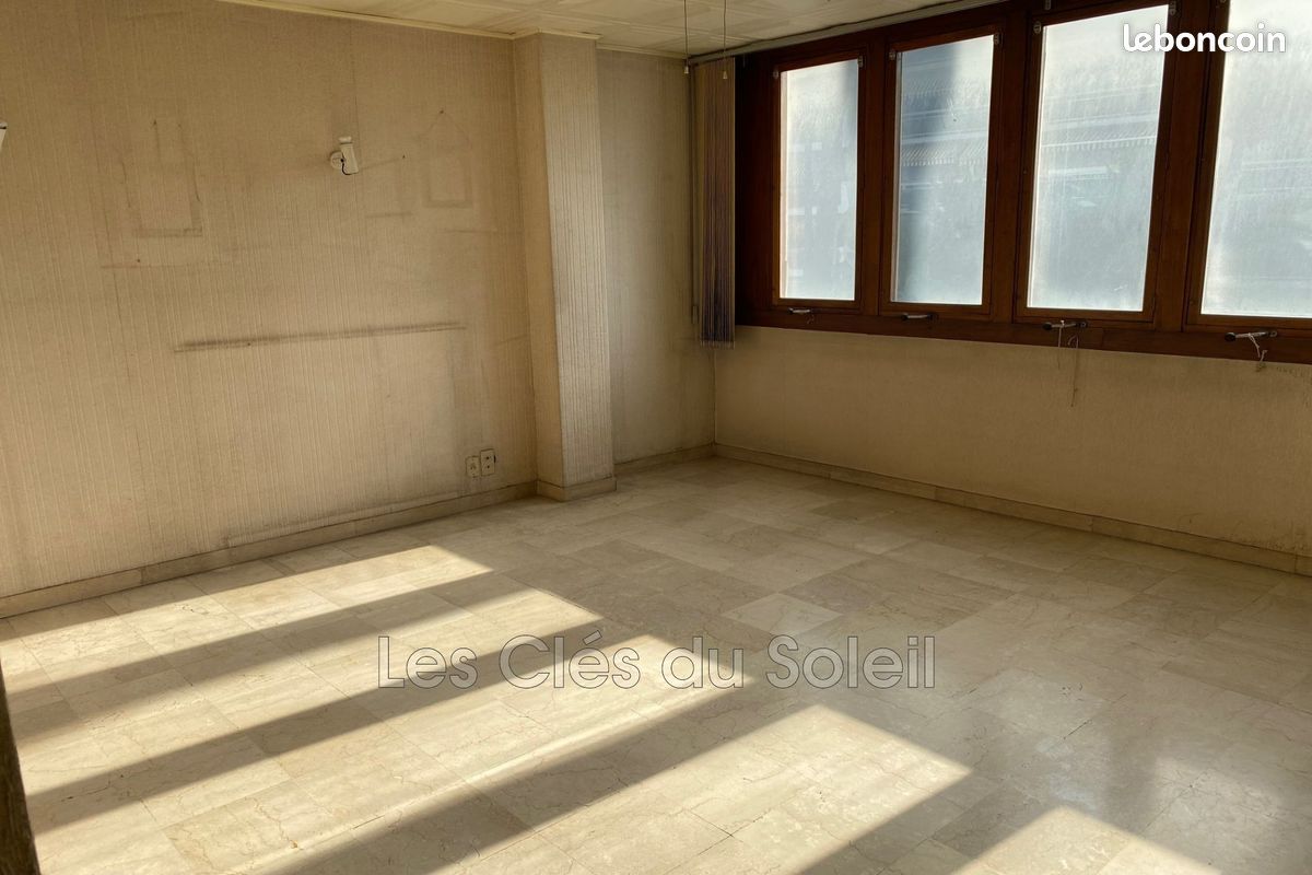 Appartement 2 pièces 45 m² · à Hyères · 45 m² · 102 000 €