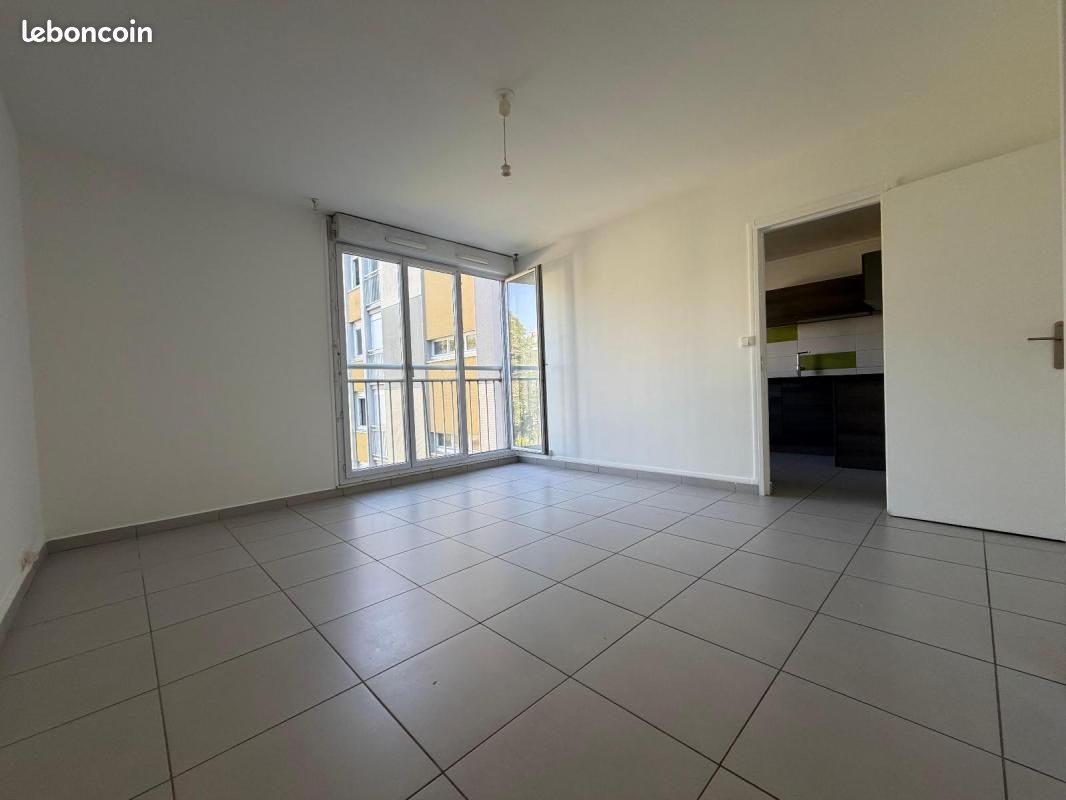 Appartement 3 pièces 65 m² · à Nantes · 65 m² · 890 €