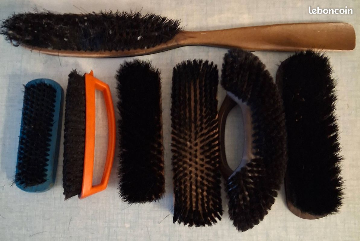 Brosse Ancienne Avec Manche En Bois – Objet Décoratif France – Design XXème