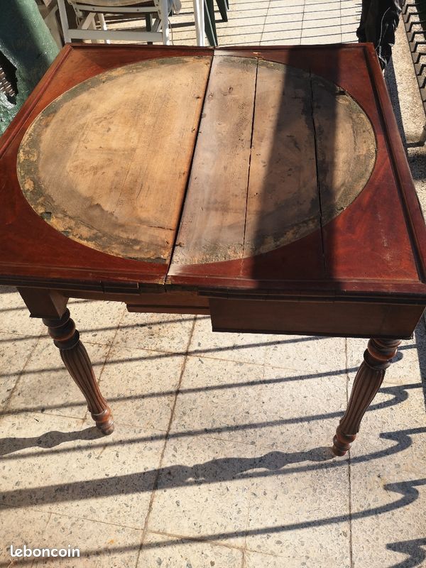 Table ancienne de jeux (image 3)