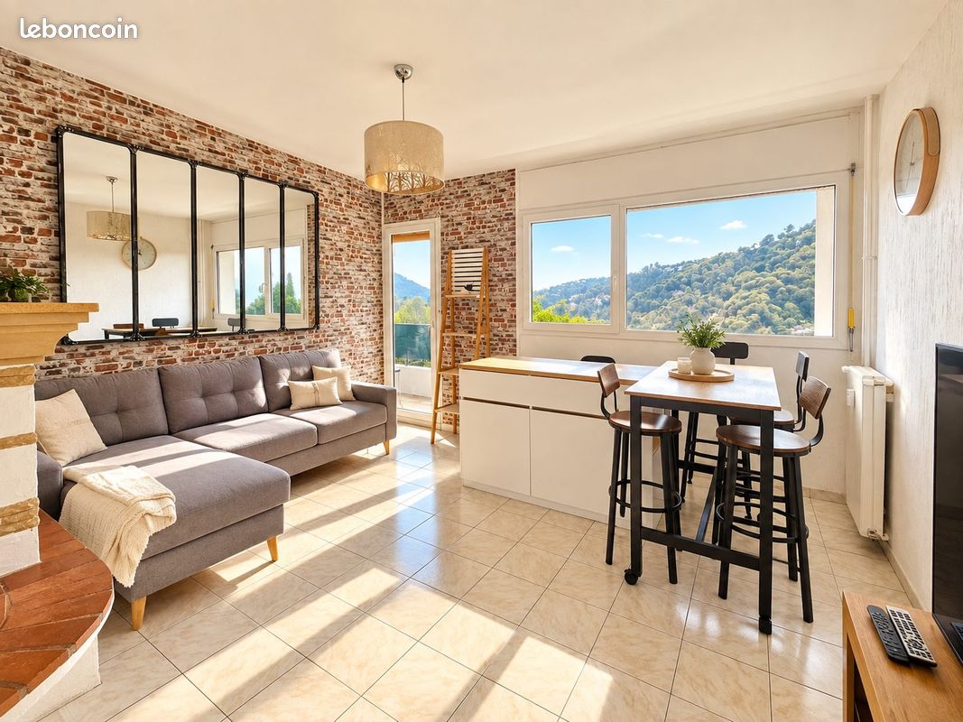 Appartement 5 pièces 84 m² · à La Trinité · 84 m² · 1 258 €/mois