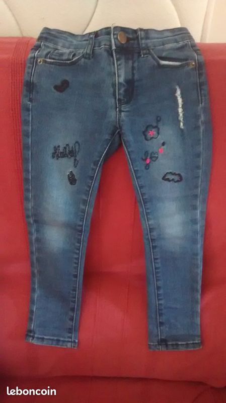 Jeans fashion avec motif girly (image 1)