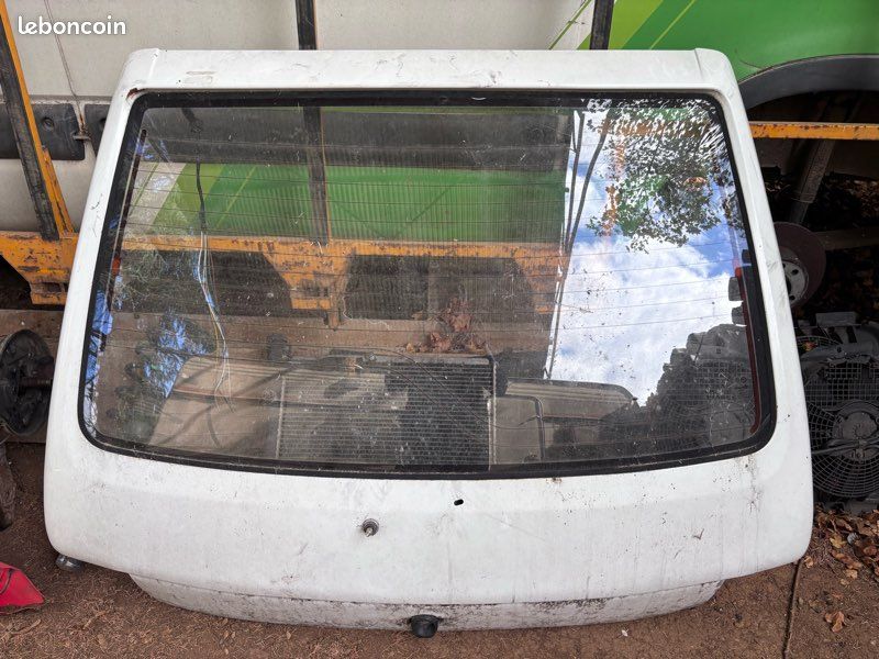 Hayon coffre Peugeot 205 (image 1)