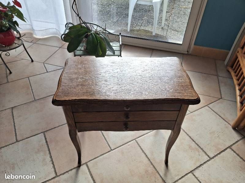 Travailleuse en bois. -(couture avec tiroirs)- (image 1)