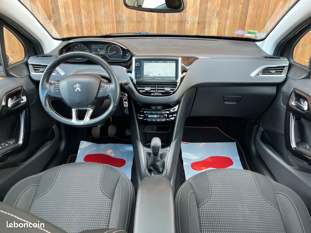 Peugeot 208 1.2ess 82ch Allure (image 3)
