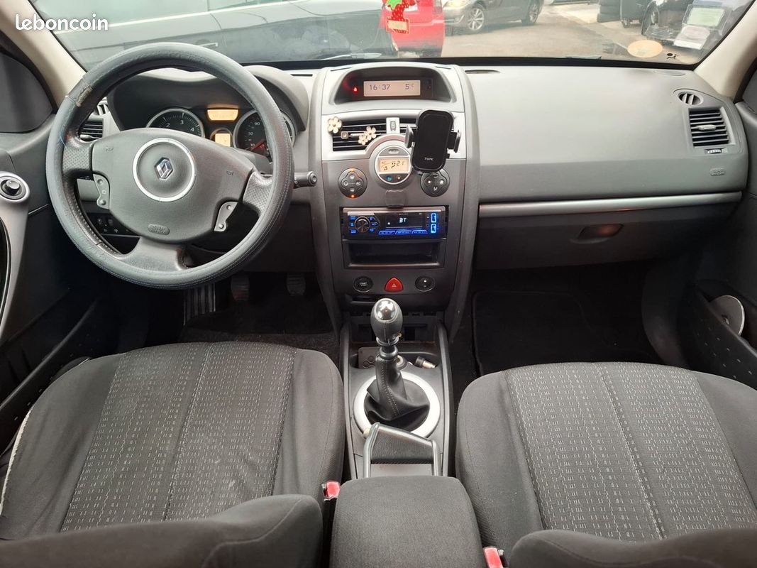 RENAULT Megane II Hatchback 1.5 dCi 106cv - 5 places - CONFORT - (image 6)