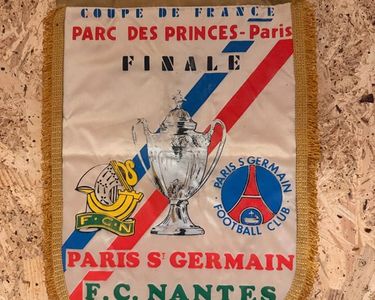 Ancien Fanion Foot Coupe De France 1983 Psg Paris Fc Nantes 3-2 Collector
