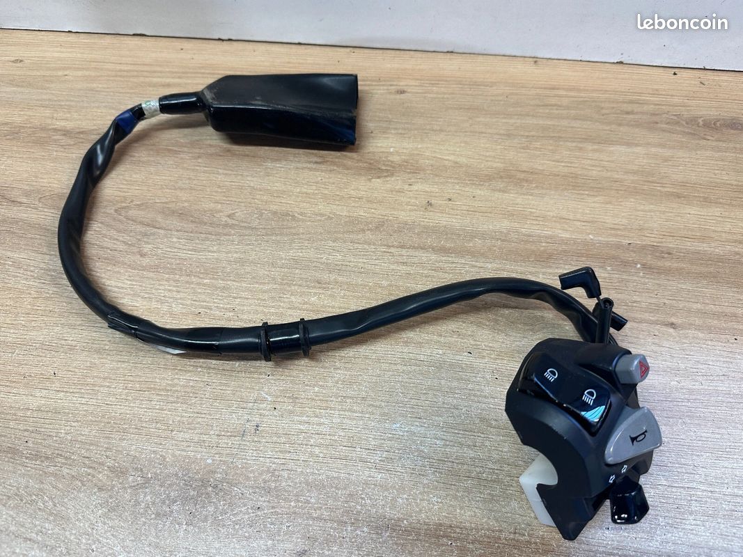 Un commodo commande gauche moto honda cb650f 2014 reference 0563aa-028 (image 1)