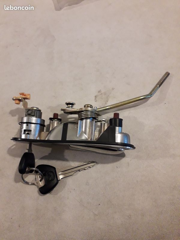 EASTERNER Poignée porte batterie - Equipement batterie camping-car & bateau - H2R Equipements