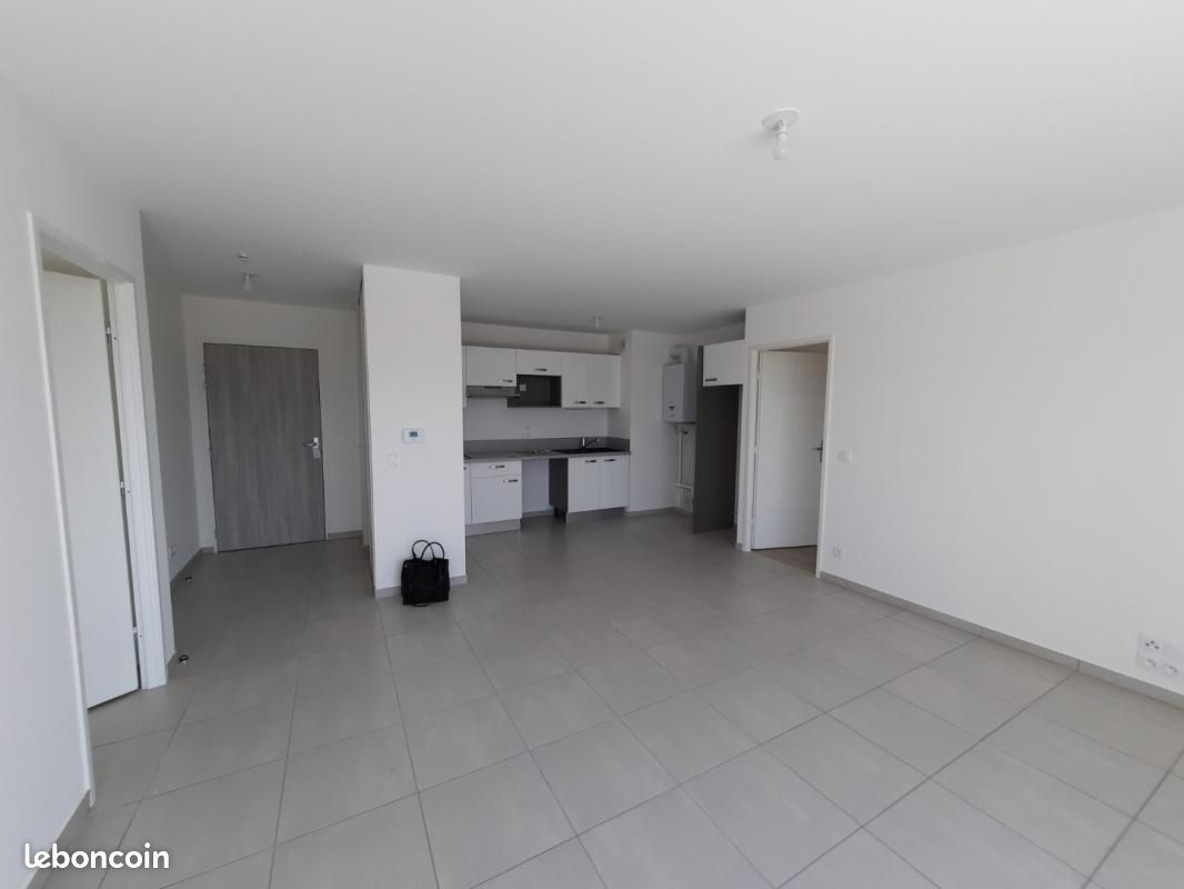 Appartement 3 pièces 63 m² · à Annemasse · 63 m² · 960 €