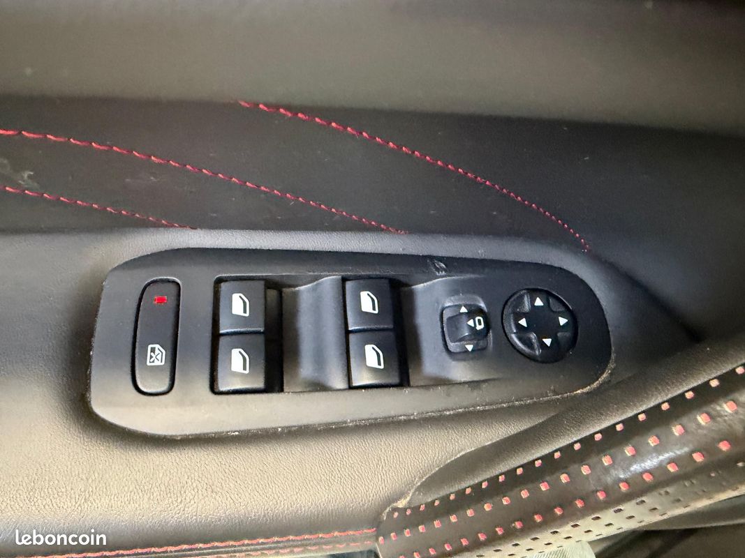 PEUGEOT 308 GENERATION-II 1.6 E-HDI GT LINe 116 (image 24)
