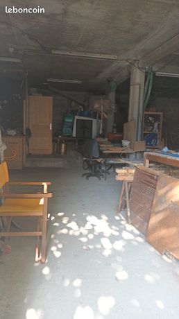 73640 à 25 mètres front de neige/pistes de Ste Foy: Local, possible à transformer en logement à Ste Foy Station