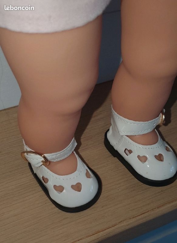 Chaussures poupees Corolle, Paola reina ou autres blanches vernie avec cœurs (image 2)