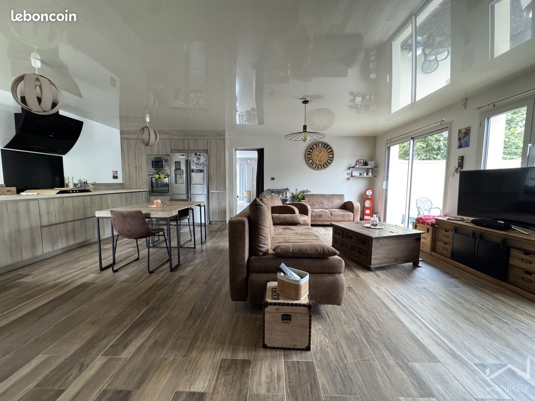 Maison 5 pièces 120 m² · à Saint-Martin-la-Garenne · 120 m² · 1 350 €