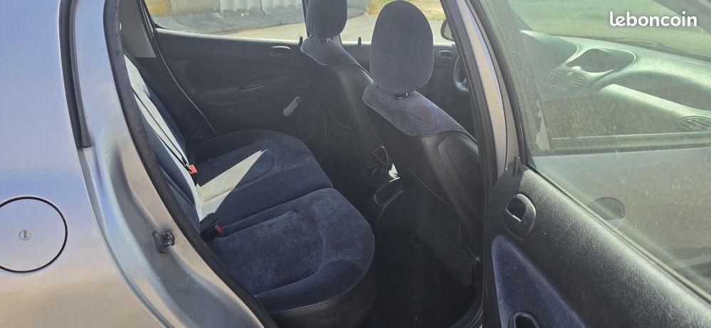 Peugeot 206 1.9d 70 cv 5 portes 5 vitesses garantie 3 mois (image 5)