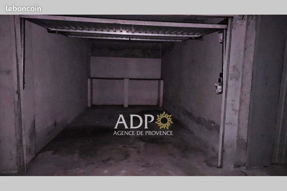 Parking/box Cannes-la-Bocca · 90 €/mois