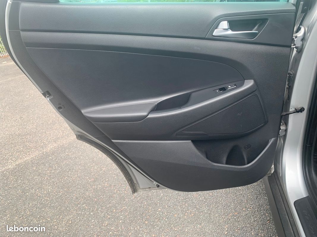 Hyundai Tucson 141 chevaux | Creative | Caméra de recul | Attelage | Roue de secours (image 19)