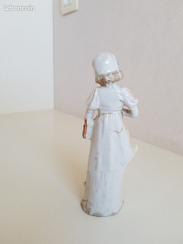 Statuettes (image 2)