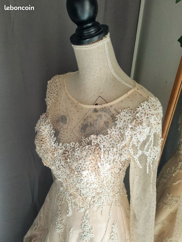 Robe de cérémonie (image 3)