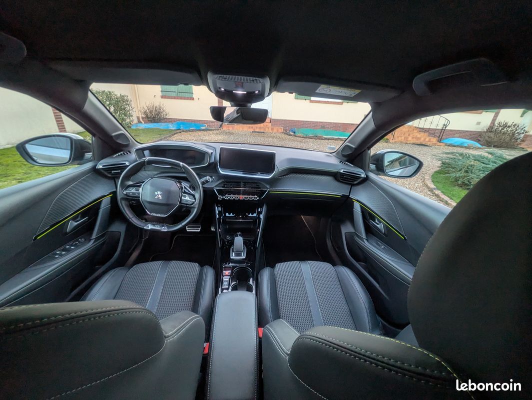 Peugeot e-208 GtLine 2021 (image 3)