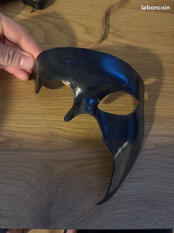 Masque déguisement en cuir vénitien (image 1)