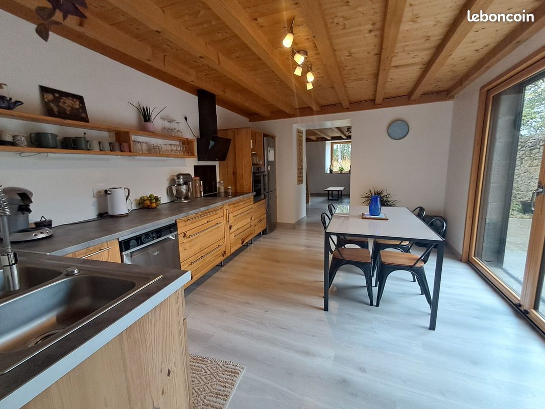 Maison 5 pièces 150 m² · à Saint-Pal-de-Chalencon · 150 m² · 205 000 €