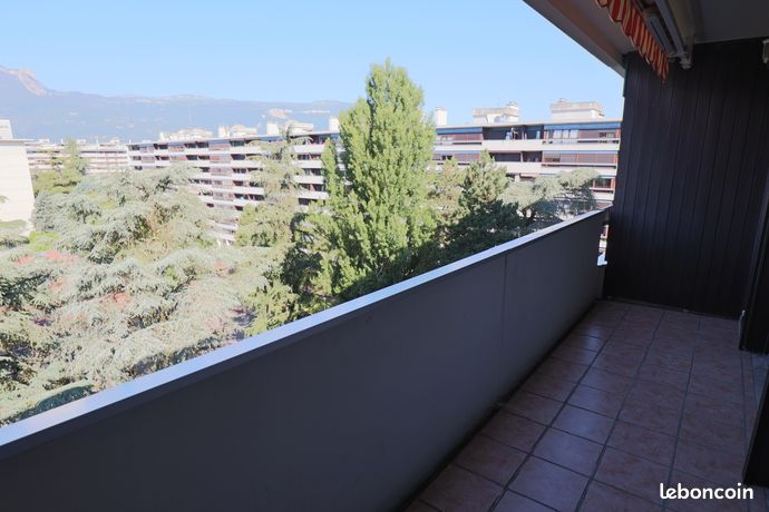 Appartement Traversant 64 m² au 7e Étage – Vues Panoramiques Massifs, Terrasse & Parking Privatif + cave — 2