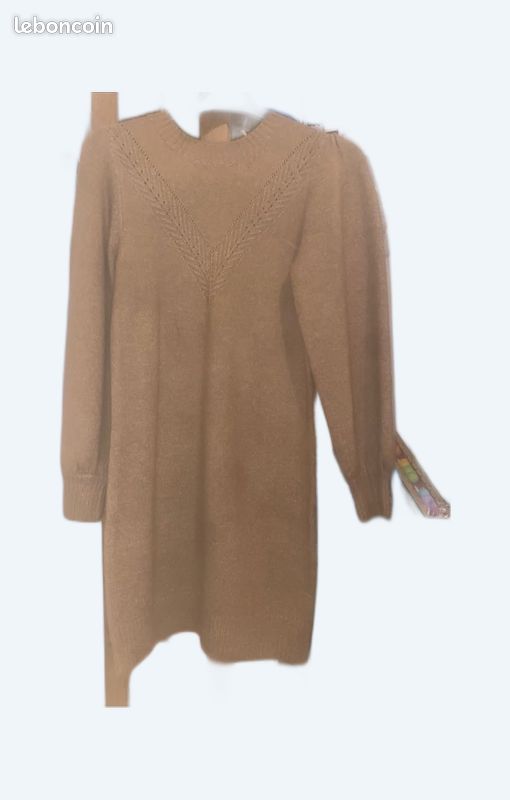 Robe (image 1)