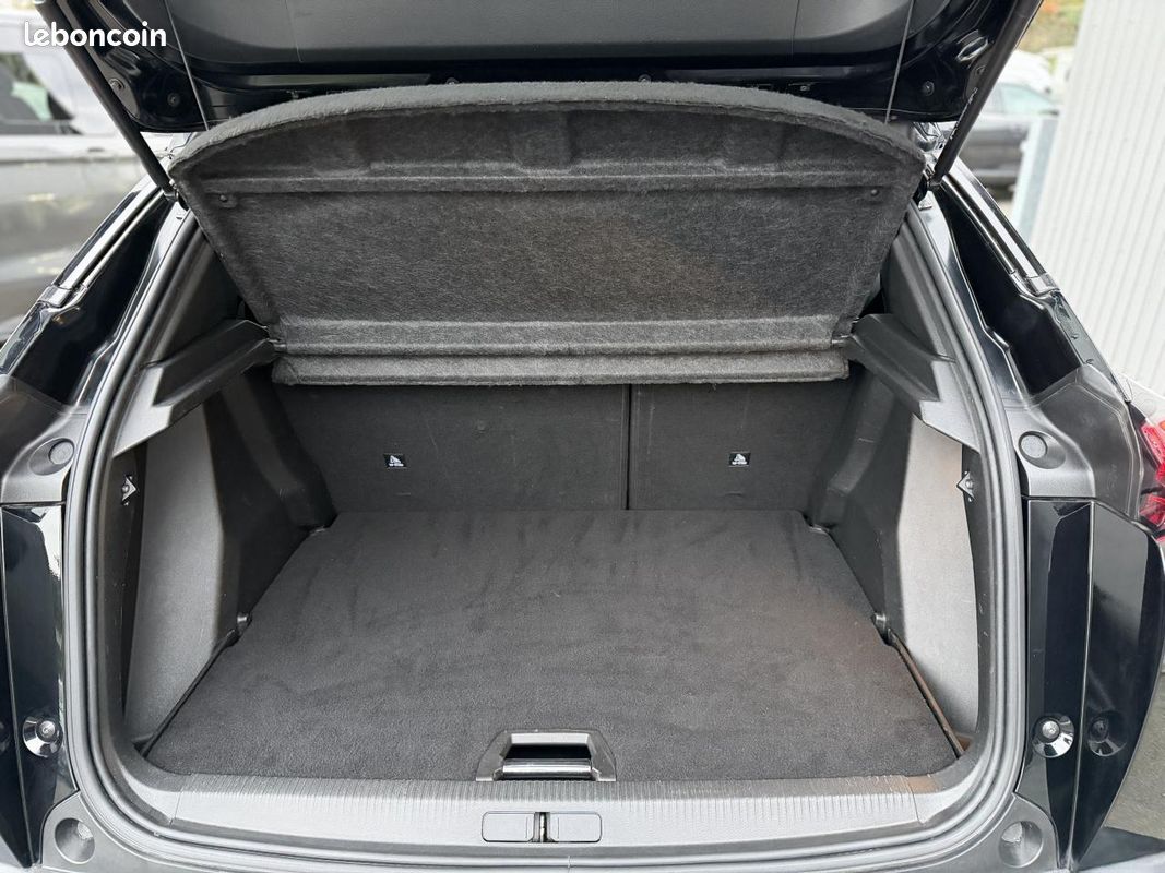 PEUGEOT 2008 1.2i PT S&S 130 Roadtrip (image 18)
