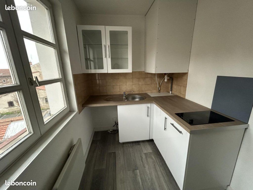 Appartement 1 pièce 23 m² · à Montbrison · 23 m² · 315 €