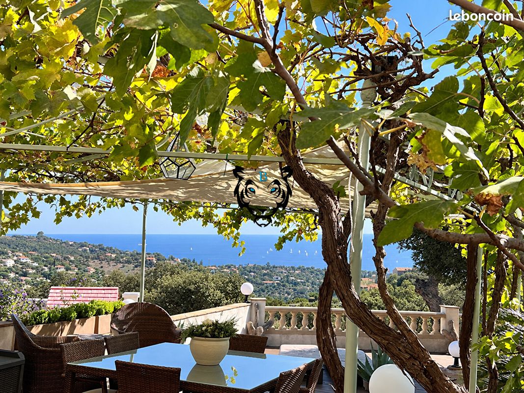Appartement 4 pièces 85 m² · à Roquebrune-sur-Argens · 85 m² · 598 000 €
