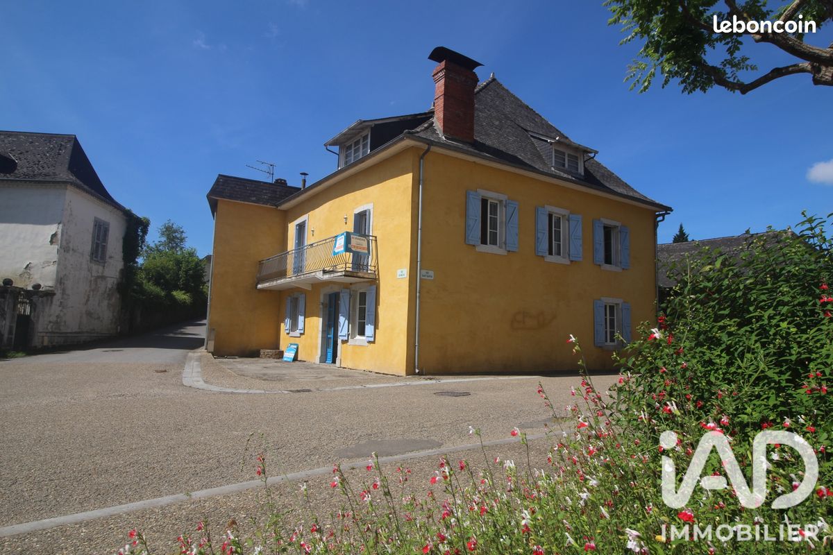 Maison 8 pièces 209 m² · à Orin · 209 m² · 155 000 €