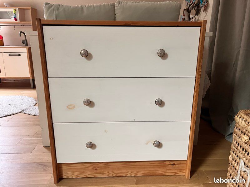 Commode (image 1)