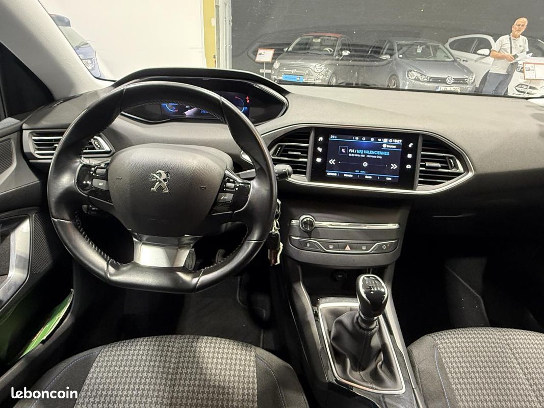 Peugeot 308 1.2 puretech 110 style start-stop (image 43)