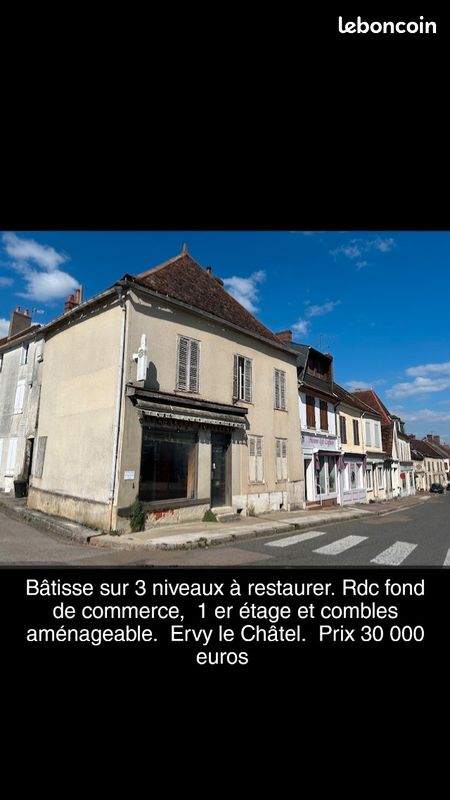 Maison 7 pièces 240 m² · à Saint-Julien-les-Villas · 240 m² · 30 000 €