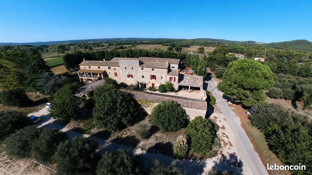 Maison 3 pièces 75 m² · à Saint-Siffret · 75 m² · 800 €
