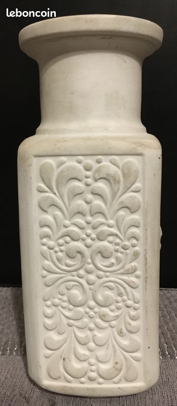 Vase ancien en biscuit (image 2)