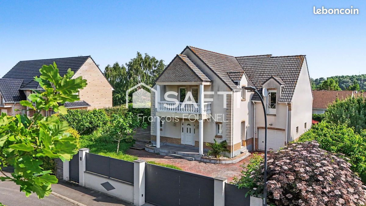 Maison 9 pièces 278 m² · à Longuenesse · 278 m² · 345 400 €