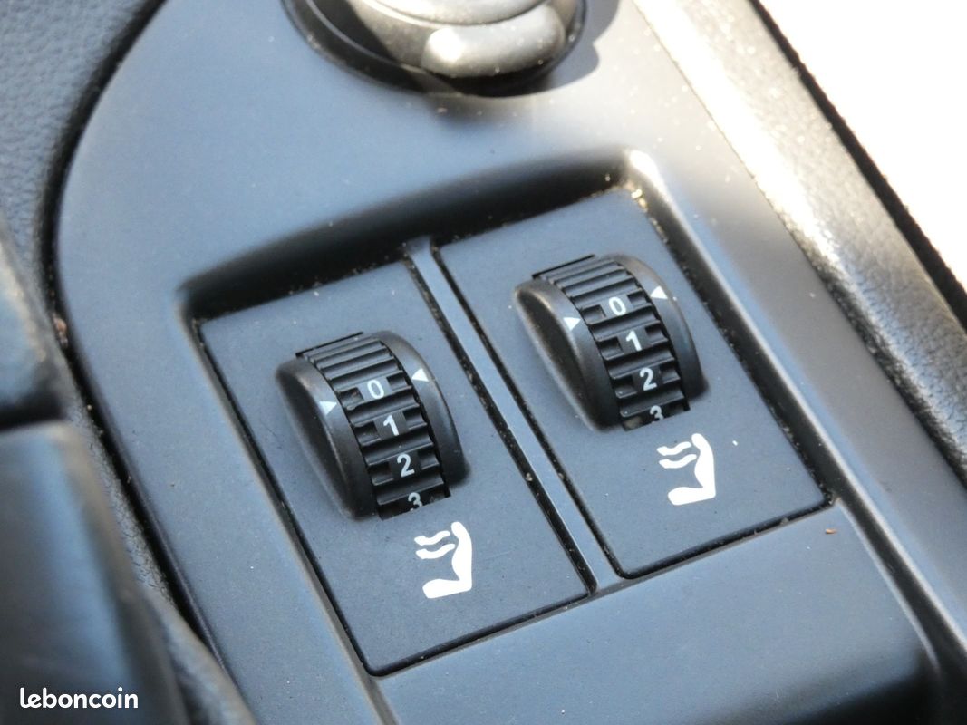 PEUGEOT 308 CC 2.0 HDi 163ch Féline (image 24)
