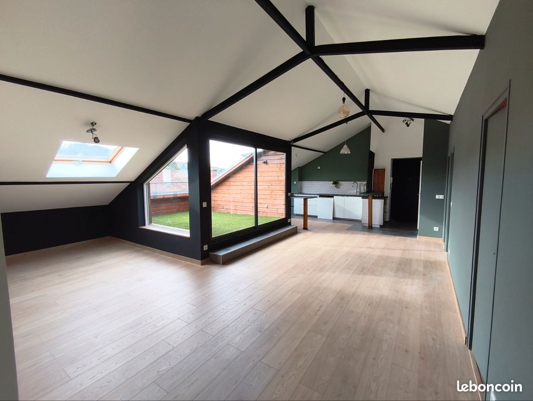 Appartement 3 pièces 75 m² · à Le Chambon-Feugerolles · 75 m² · 112 500 €
