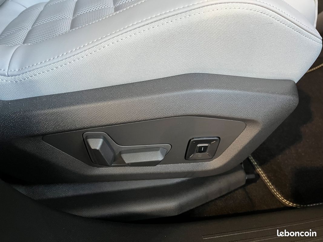 Citroën C5 Aircross Hybride 145ch auto MAX (Pack Cuir Hype Grey, Pack Hiver, Toit Ouvrant, Grip Control) (image 11)