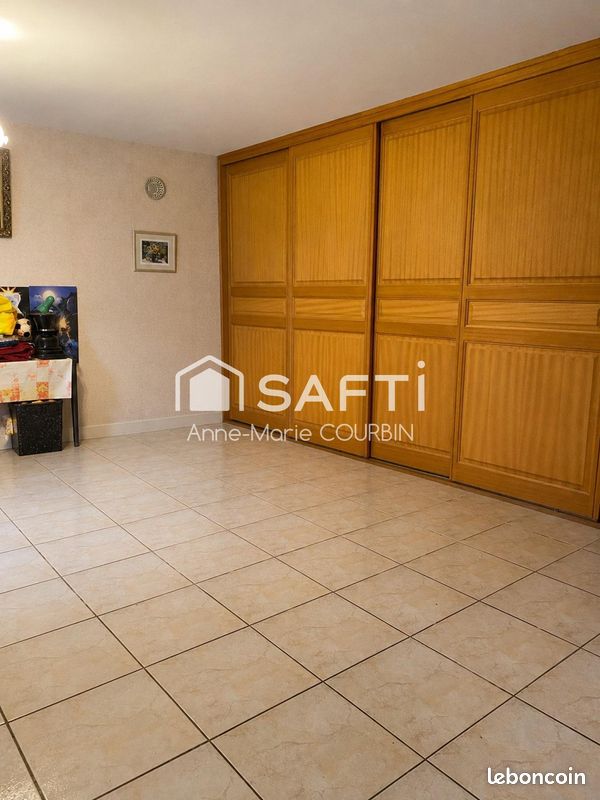 Propriété 7 pièces 218 m² (image 5)