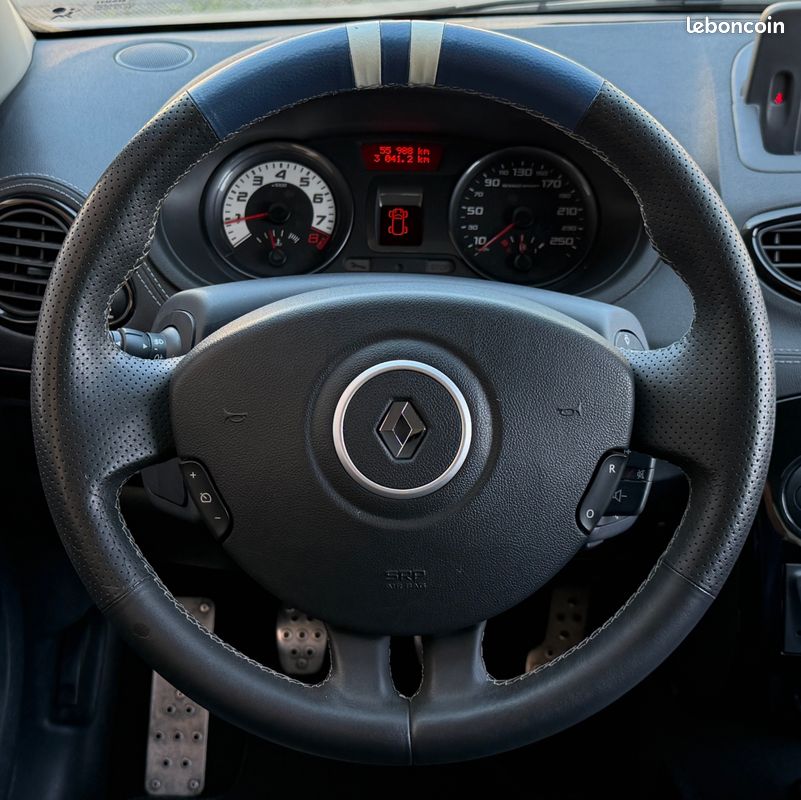 RENAULT CLIO III (2) 2.0 16V 203 RS GORDINI + 1ERE MAIN FR + FUTUR COLLECTOr (image 4)