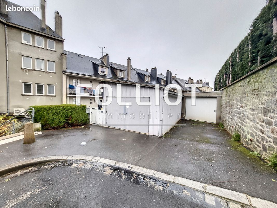 Parking 1 pièce · à Vire Normandie · 150 €