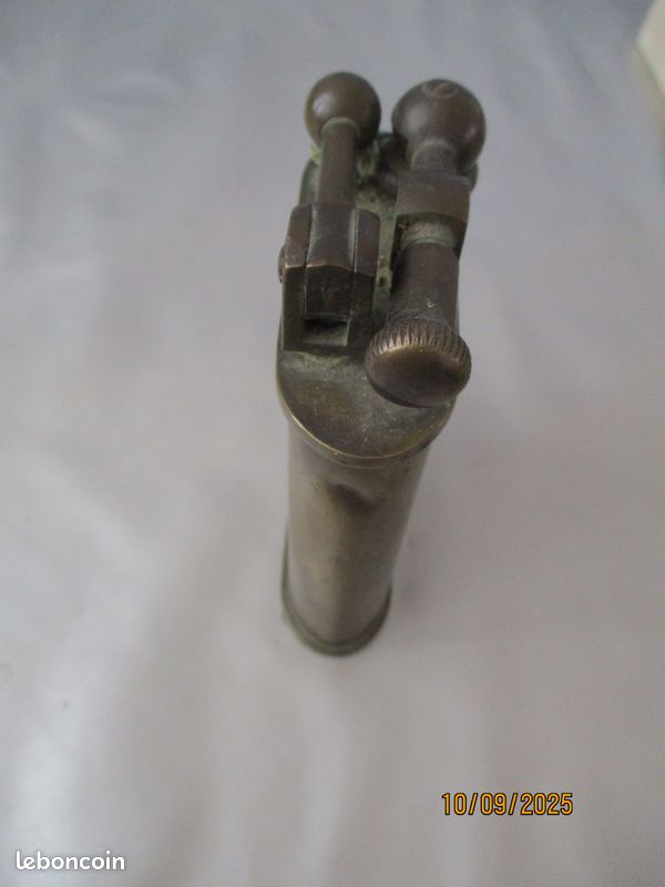 RARE ANCIEN BRIQUET ESSENCE RECHARGEABLE, MINISTERE DES FINANCES Petrol Lighter 1